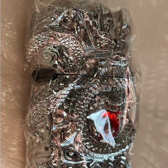 Windproof Dragon Lighter, Reusable Kerosene Grinding Wheel Lighter, New Silver - Picture 12 of 12